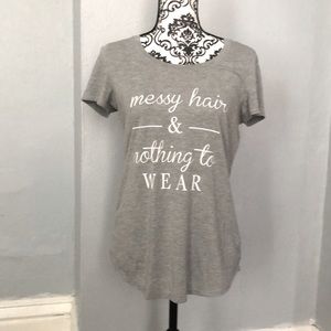 Gray graphic tee 💭 something to wear now 😜